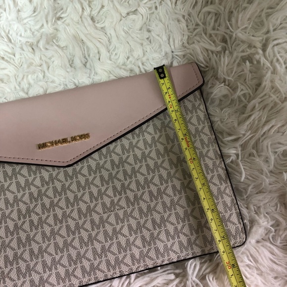 Wristlet Designer By Michael Kors Size: Large. - Picture 12 of 12